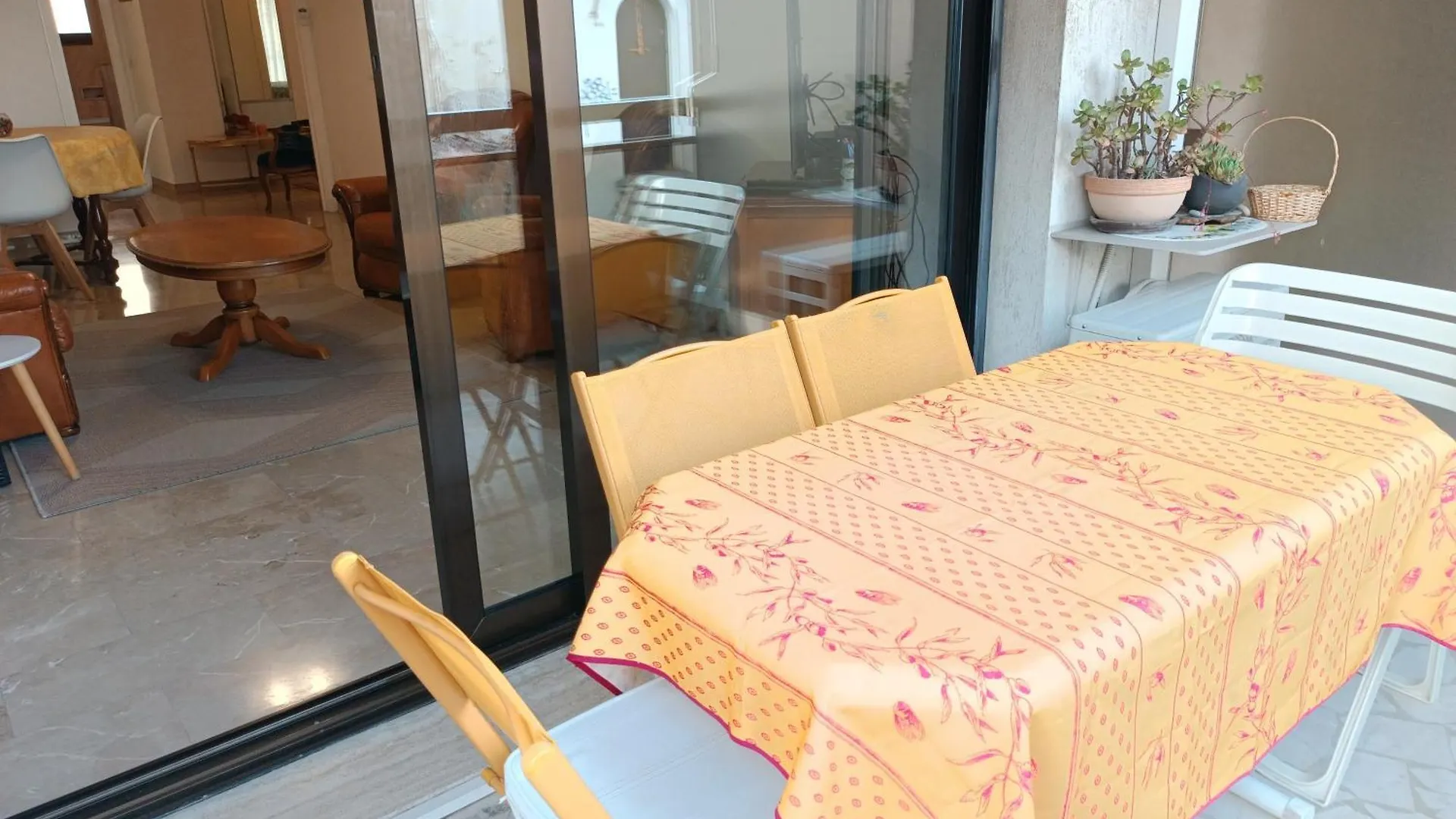Juan-Les-Pins Centre Apartment Antibes